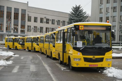 Рівнинщина закупила партію шкільних автобусів Еталон