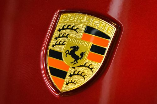 Porsche розпродує свої російські активи - Porsche