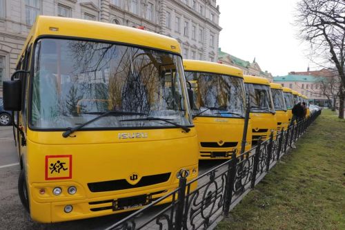 Львівщина отримала ще 9 шкільних автобусів АТАМАН