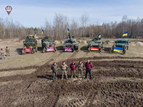 Міністр оборони України показав "залізний кулак" однієї з бригад ДШВ - танк