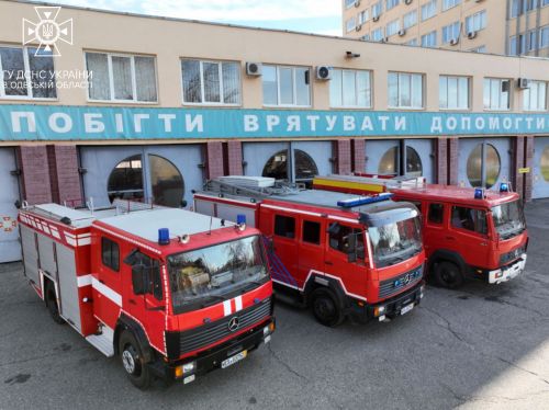    3      Mercedes-Benz - 