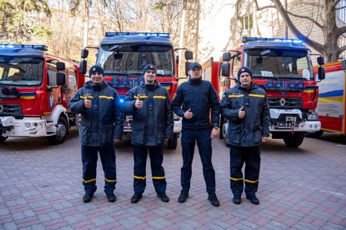 Столичні рятувальники отримали нову сучасну пожежно-рятувальну техніку - пожеж