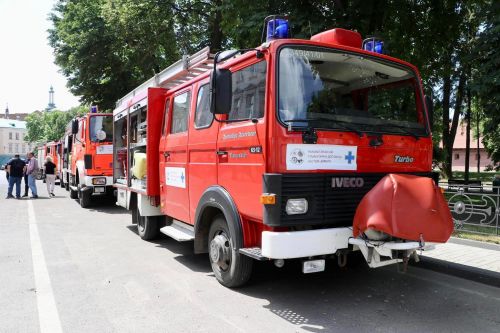 Україна отримала від німецьких благодійників 4 пожежні авто - пожеж