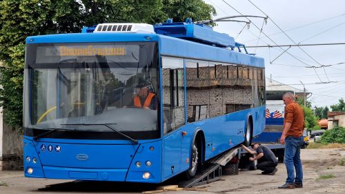 В Миколаїв доставили новий тролейбус - тролейбус