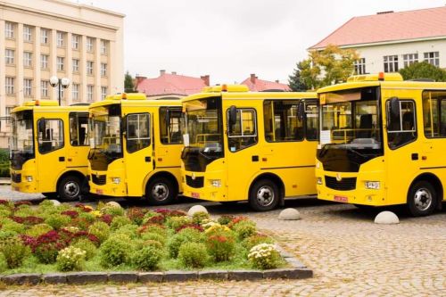 Корпорація "Еталон" виготовить 28 автобусів для школярів Одещини