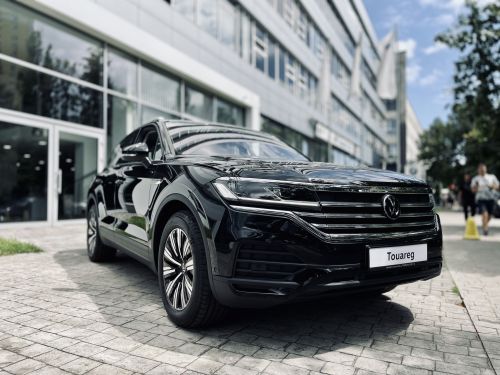     Volkswagen Touareg    250 000 . - Volkswagen