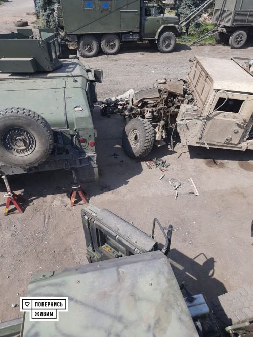   2      300 HMMWV - HMMWV