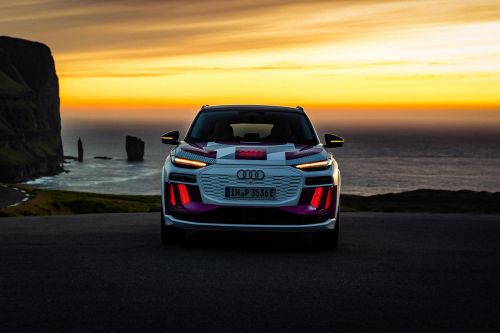 Audi Q6 e-tron перший в світі отримає "світловий підпис". Що це таке? - Audi