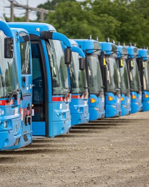 Європейська асоціація відправила в Україну 214 автобусів