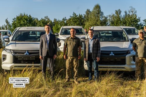 Укрнафта закупила 20 нових пікапів Mitsubishi L200 для українських воїнів - Mitsubishi