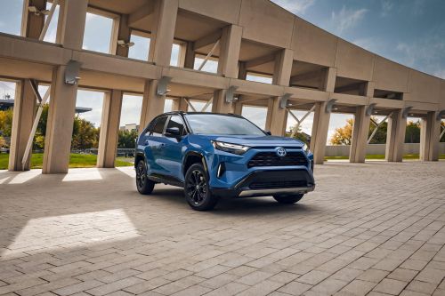 Toyota  RAV4.  ?