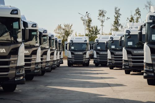 Scania поставила партію універсальних вантажівок для аграріїв
