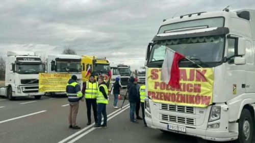 Польські перевізники почали блокаду трьох прикордонних пунктів з Україною - страйк