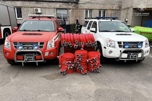 Дніпропетровські рятувальники отримали пікапи та оснащення - пікап