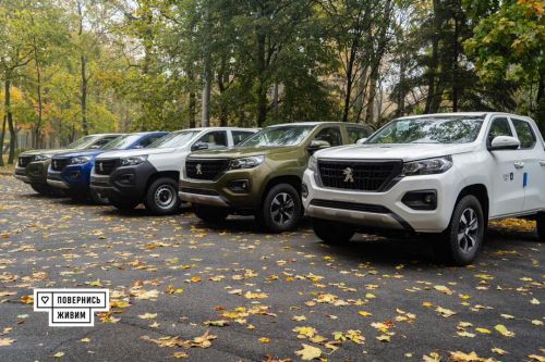  5  Peugeot Landtrek    - Peugeot