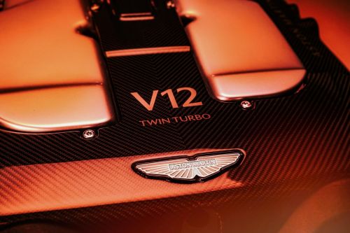  V12  . Aston Martin      "" - Aston Martin