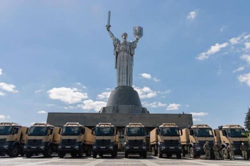   41  Mercedes-Benz Arocs