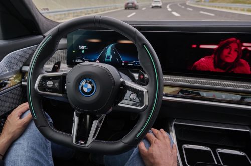 BMW          3- 