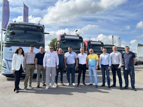  Volvo Trucks  