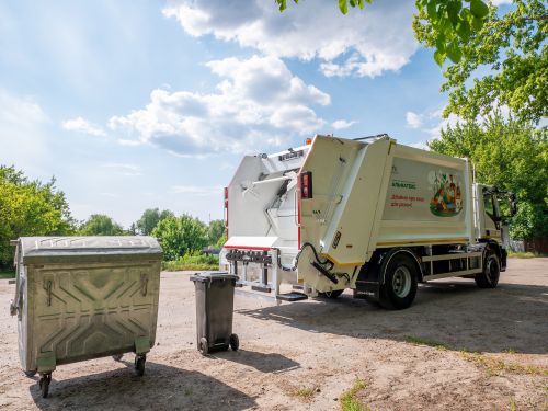    9-    IVECO EuroCargo - IVECO
