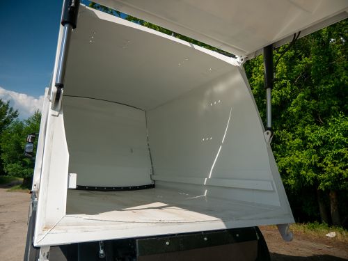    9-    IVECO EuroCargo - IVECO