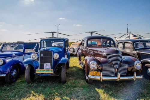      10- Old Car Land,      