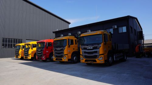       JAC N200  - HIAB
