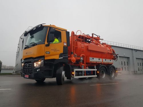 Renault Trucks      - Renault