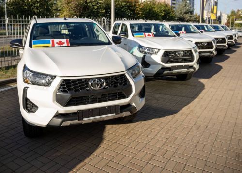     13  Toyota Hilux