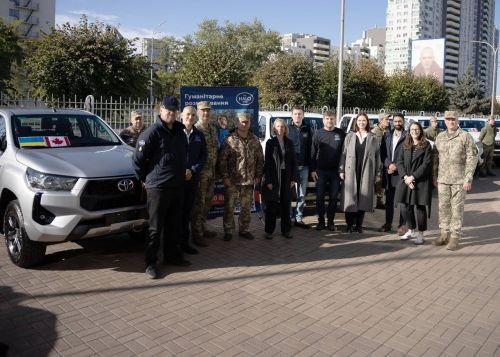     13  Toyota Hilux - Toyota