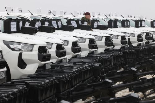      40  Toyota HiLux - Toyota