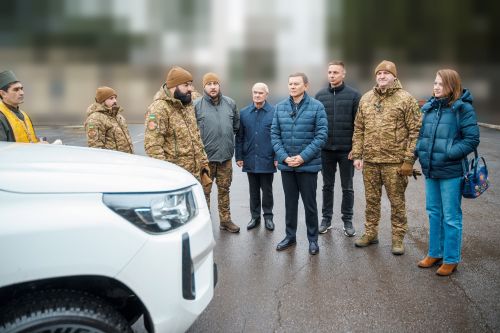 ���� ������� �������� �� ³������� 5 ����� Toyota Hilux - Toyota