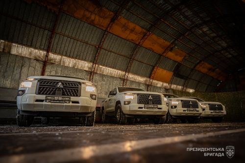 ³�������� �������� ������� ����� ����� ����� Mitsubishi L200 - Mitsubishi