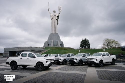������������ ��� �������� ������ ����� Toyota Hilux �� Land Cruiser