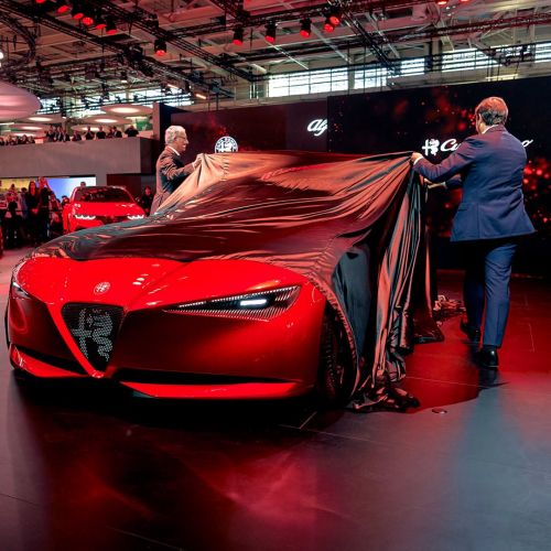 Alfa Romeo ������� ����� ����� � �������