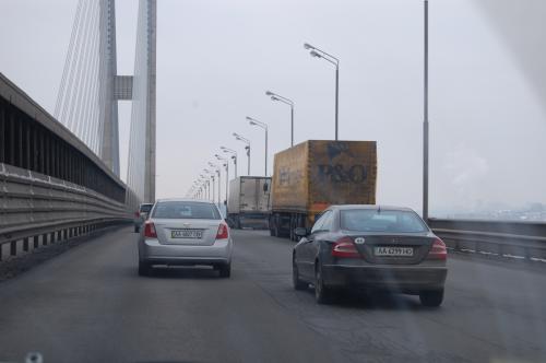 Стало известно сколько точно авто ежедневно ездит по дорогам Киева