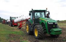   ?  Versatile 2375 vs John Deere 8335 - 