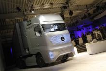 Mercedes-Benz   . 