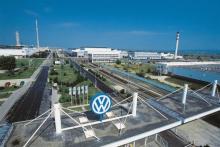 Volkswagen     -  