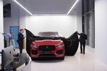 Jaguar F-Pace     - Jaguar