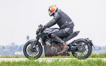 Husqvarna   Ducati - Husqvarna