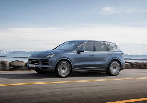    :   Porsche Cayenne   ,   