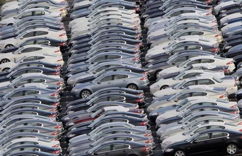 Из-за дефицита автомобилей покупатели теряют лояльность к брендам. Этот тренд может обрушить всю иерархию автомобильного рынка - дефицит