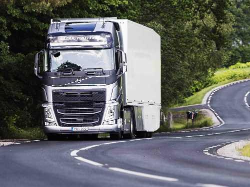 Volvo и Scania прекратили продажи в России, Mitsubishi на очереди - Scania