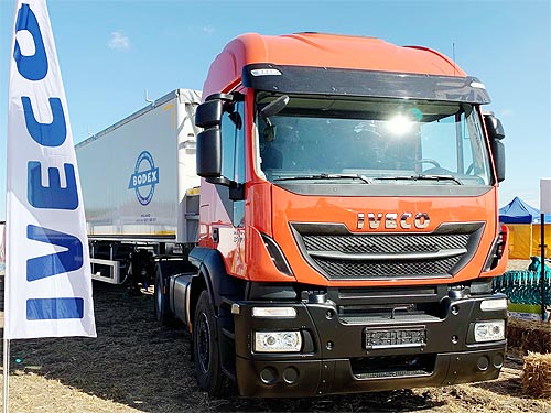 В Украине представили обновленный сельхозсамосвал IVECO Agro Stralis 480