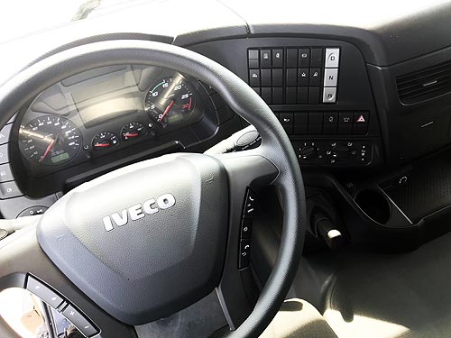 �������� ����� �������� ������ ������� IVECO Stralis 6x4 ��� ��������� ���� - IVECO