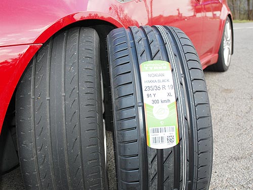      Nokian Hakka Black