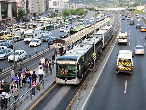 Всего через год в Киеве появятся метробус, скайвэй и 125 тысяч паркомест. Список главных сенсаций от чиновников - метробус