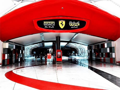  :     Ferrari World Park - Ferrari