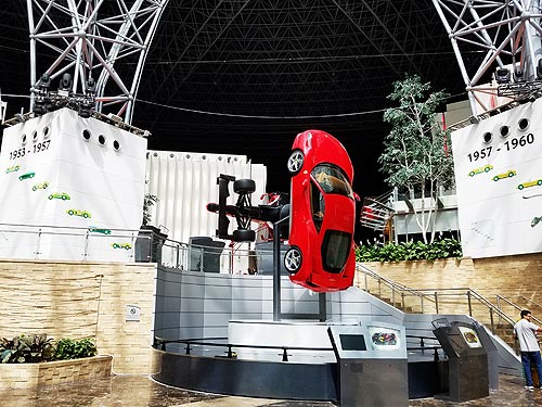  :     Ferrari World Park - Ferrari